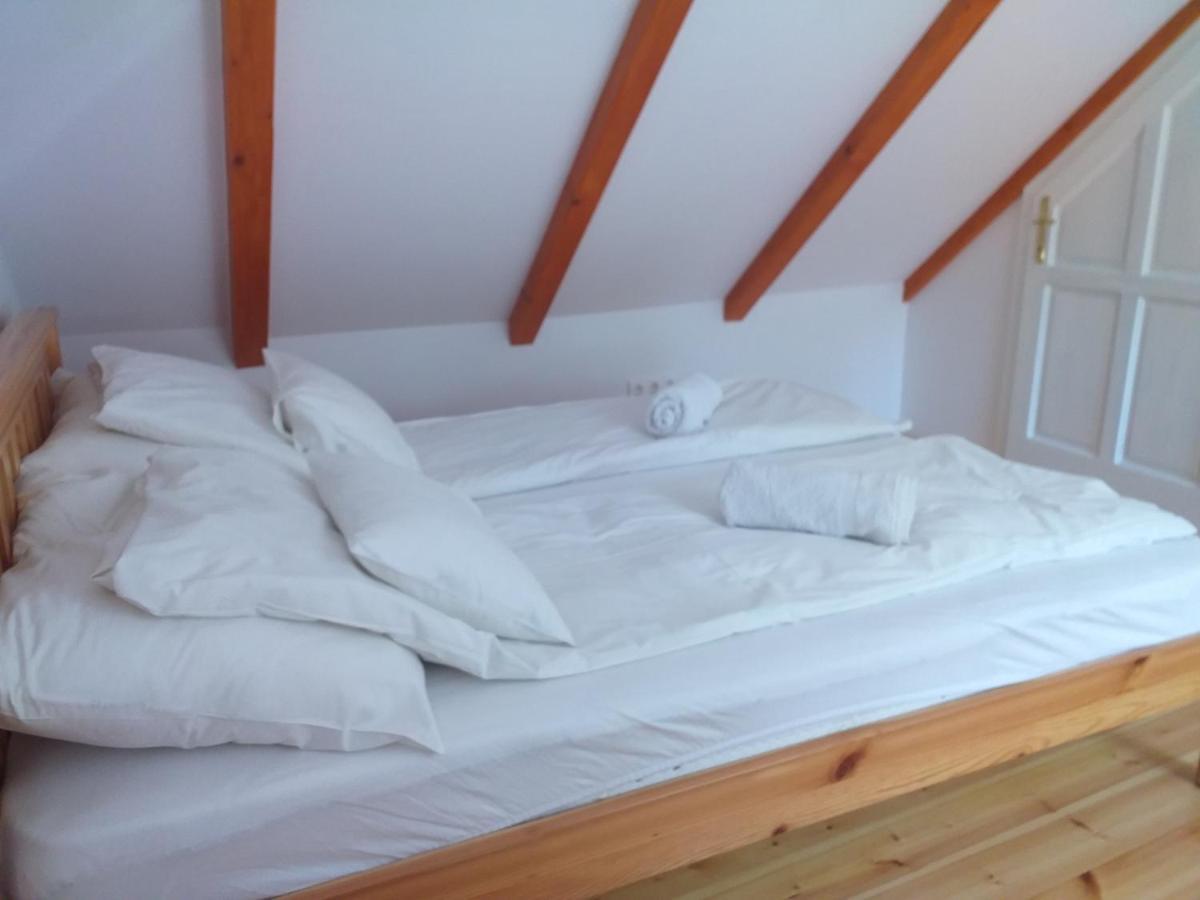 Mezes-kucko Apartment Tihany